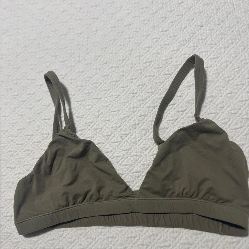 SKIMS Green Intimates Bra for Comfort and Style